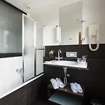 Hotel 81
