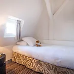 81 Hotel 3*