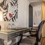 81 Hotel 3*