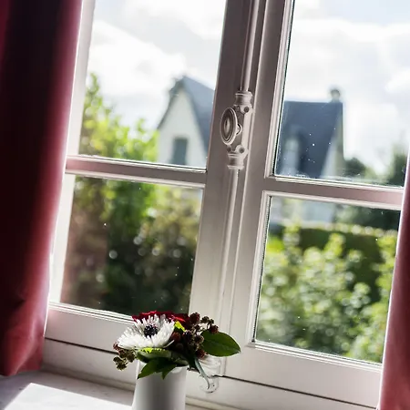 מלון 81 דוביל