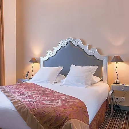 Hotel 81