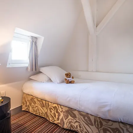 81 Szálloda 3*